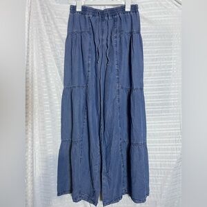 Steve Madden Blue Tiered Wide Leg Pants size M